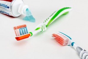 toothbrush-3191097_640 (2)